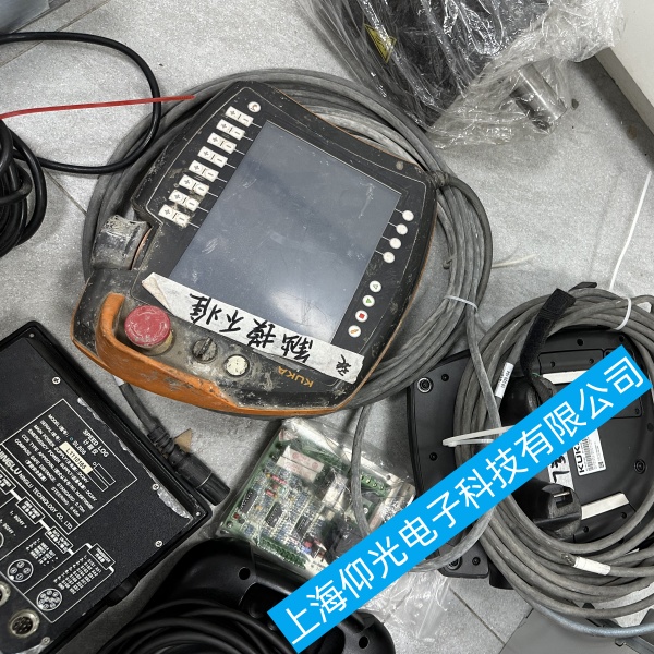 ���ݎ쿨�C����KR 360 R2830ʾ�����o���M��ϵ�y(t��ng)���ϾS���ļҌ����c